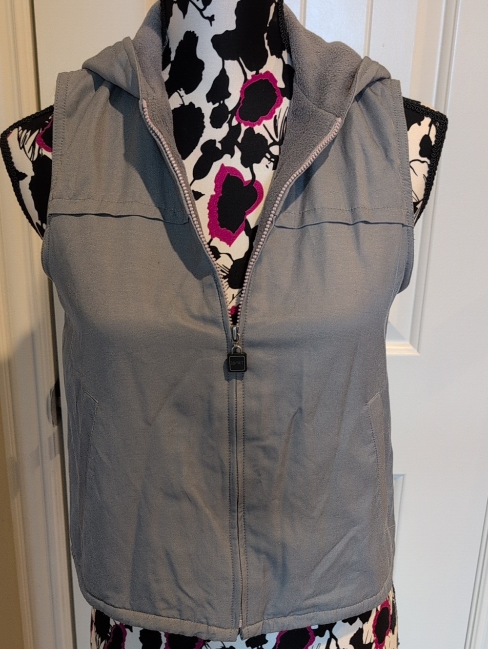 Esprit Vintage Hooded Sleeveless Zip Vest in Light Gray Size Small